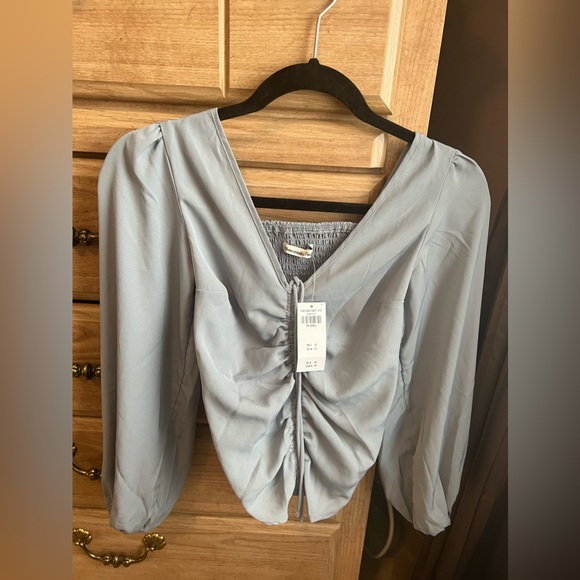 New with tags Abercrombie and Fitch long sleeve blouse - Picture 2 of 2